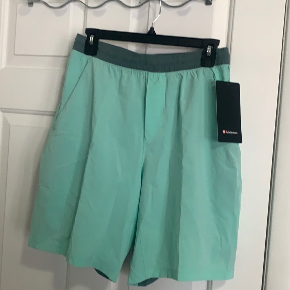 Mint/Green Lululemon Pace Breaker Shorts (9’’ LL)